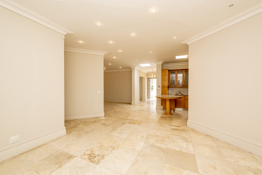To Let 4 Bedroom Property for Rent in Kenilworth Upper Western Cape
